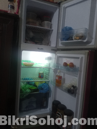 রেফ্রিজারেটর